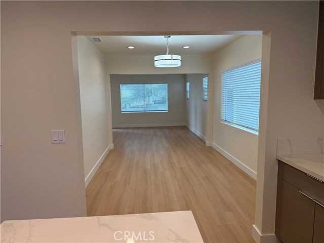 1070 N Vinedo Ave - Photo 2 of 8