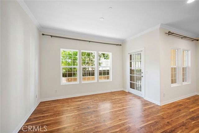 415 E Dryden St #108 - Photo 3 of 8