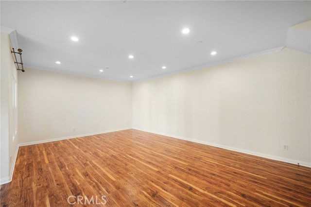 415 E Dryden St #108 - Photo 4 of 8