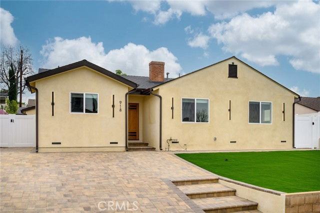 918 University Ave - Photo 7 of 7