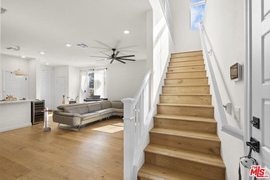 27751 Dyer Way - Photo 3 of 8