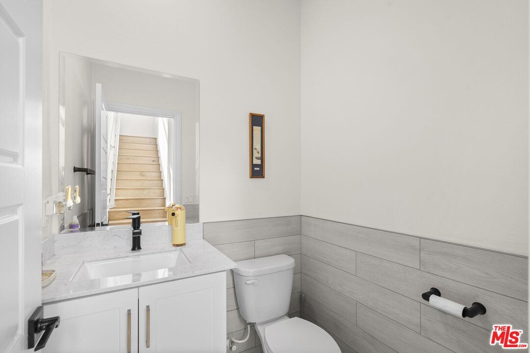 27751 Dyer Way - Photo 4 of 8