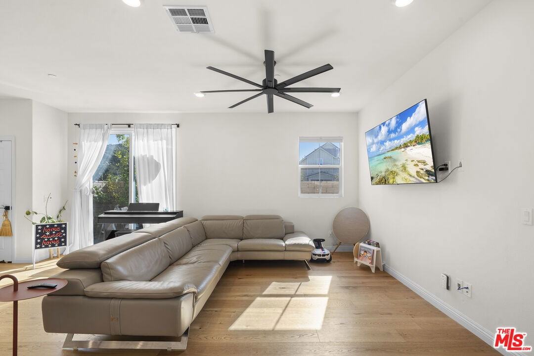 27751 Dyer Way - Photo 5 of 8