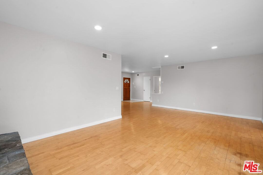 9631 Crystal View Dr - Photo 5 of 8