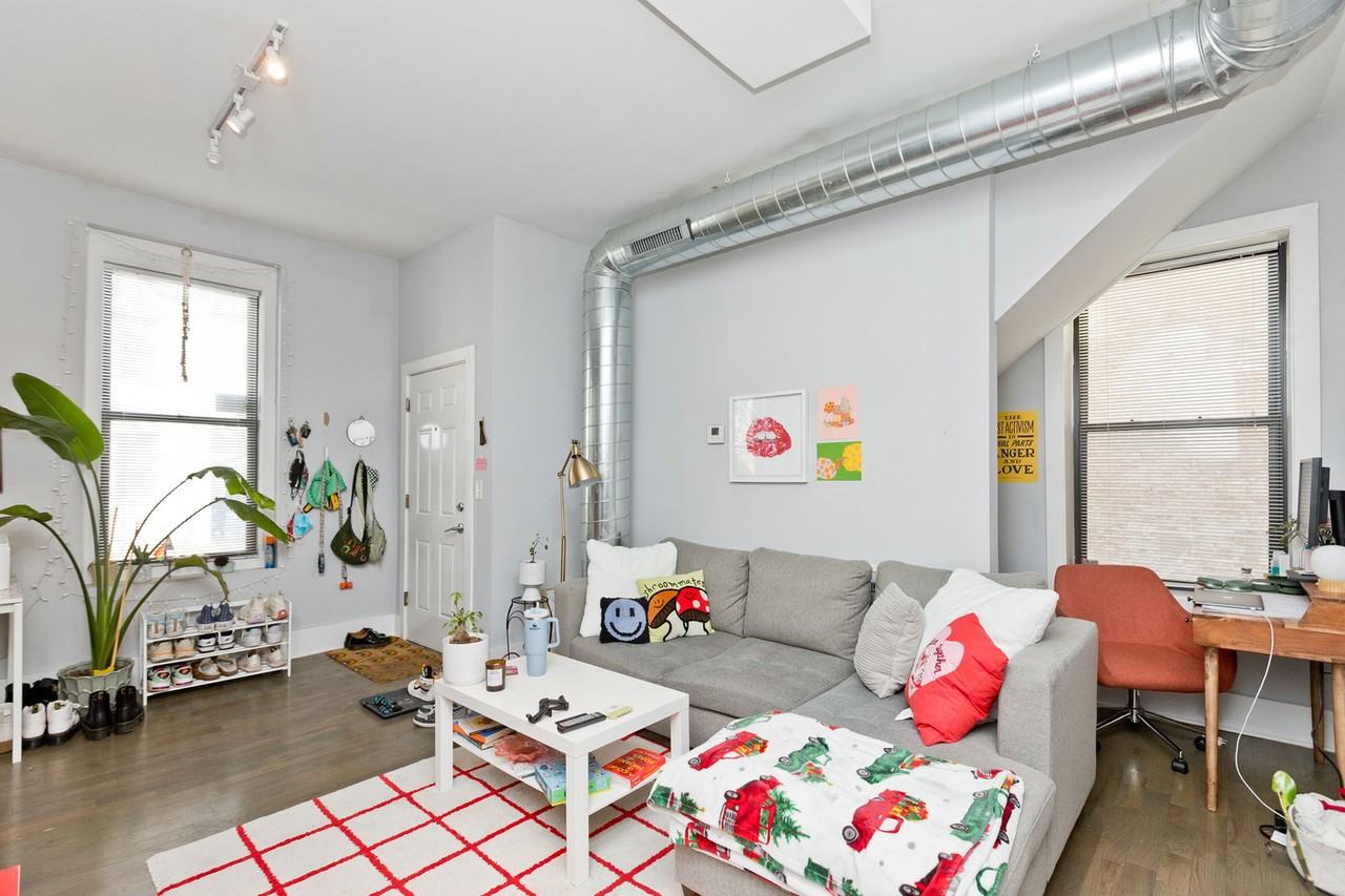 1715 S Carpenter St #1 - Photo 6 of 8