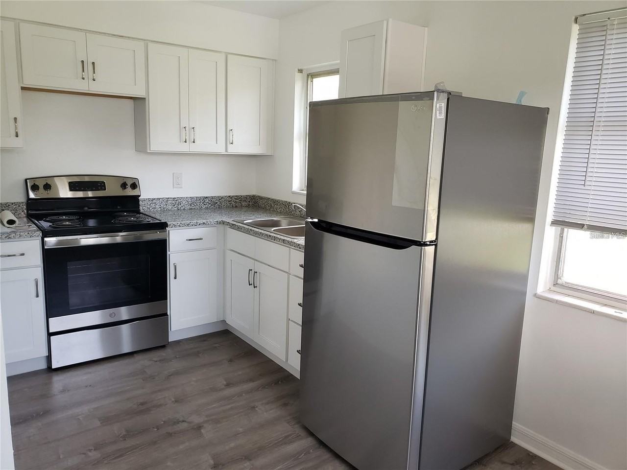 815 10th St Nw - Photo 3 of 15