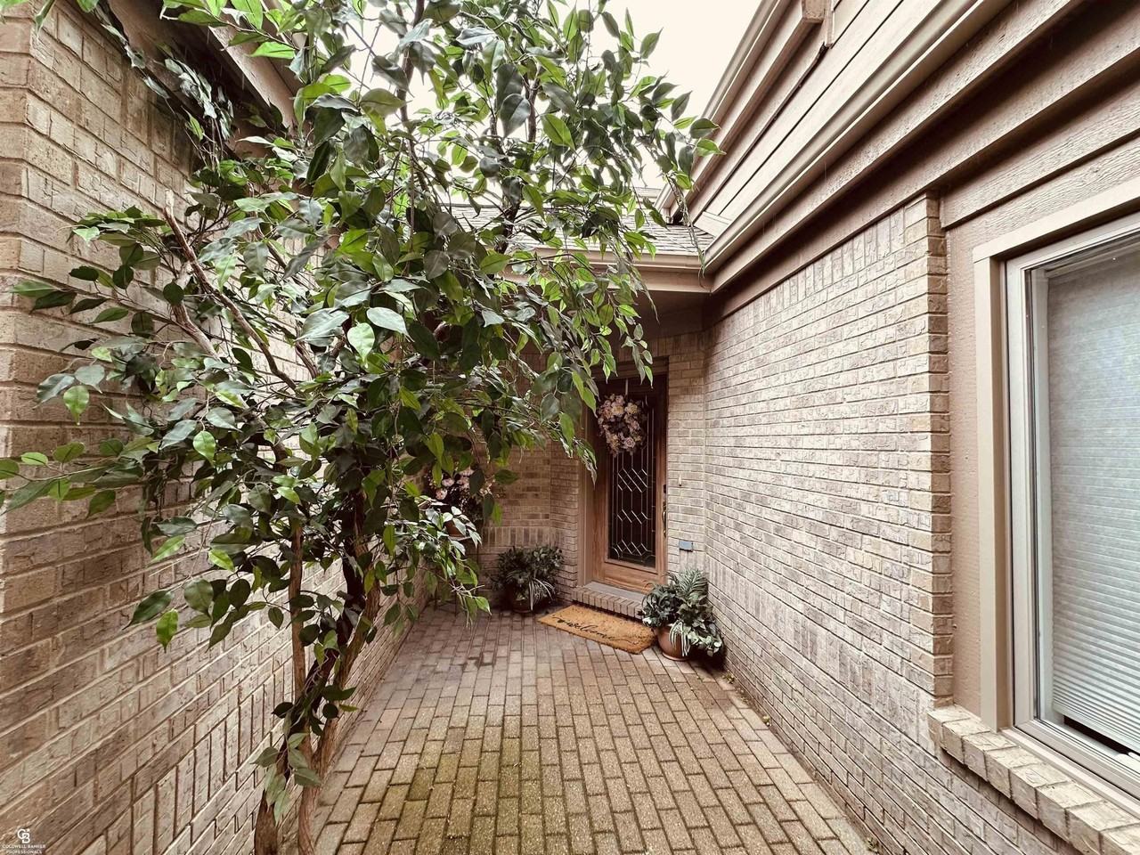 26140 Harbour Pointe Dr S - Photo 7 of 50