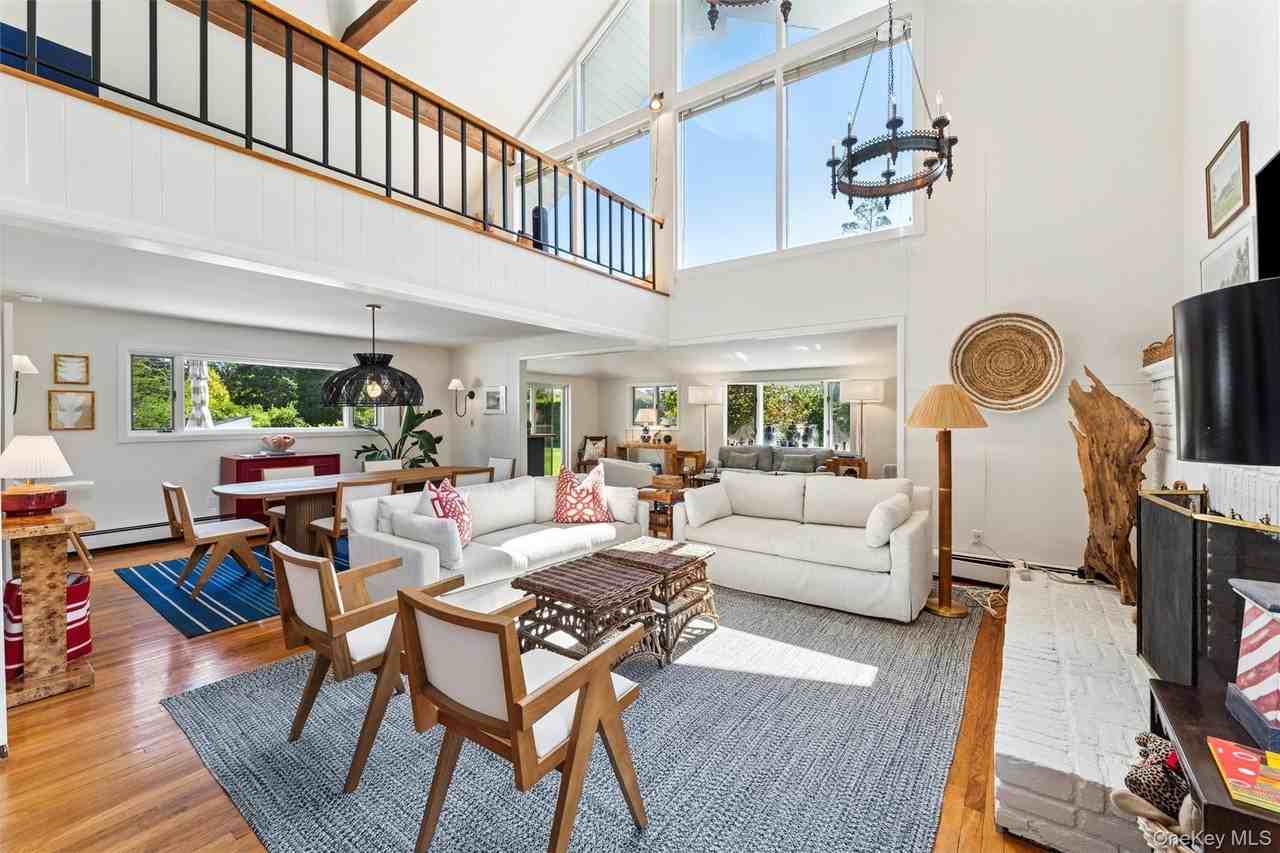 18 Quogo Neck Ln - Photo 3 of 21