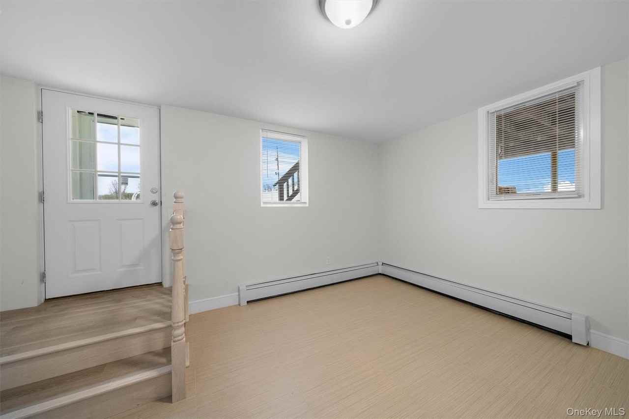 135 Beekman Ave Unit Lr #LR - Photo 6 of 17