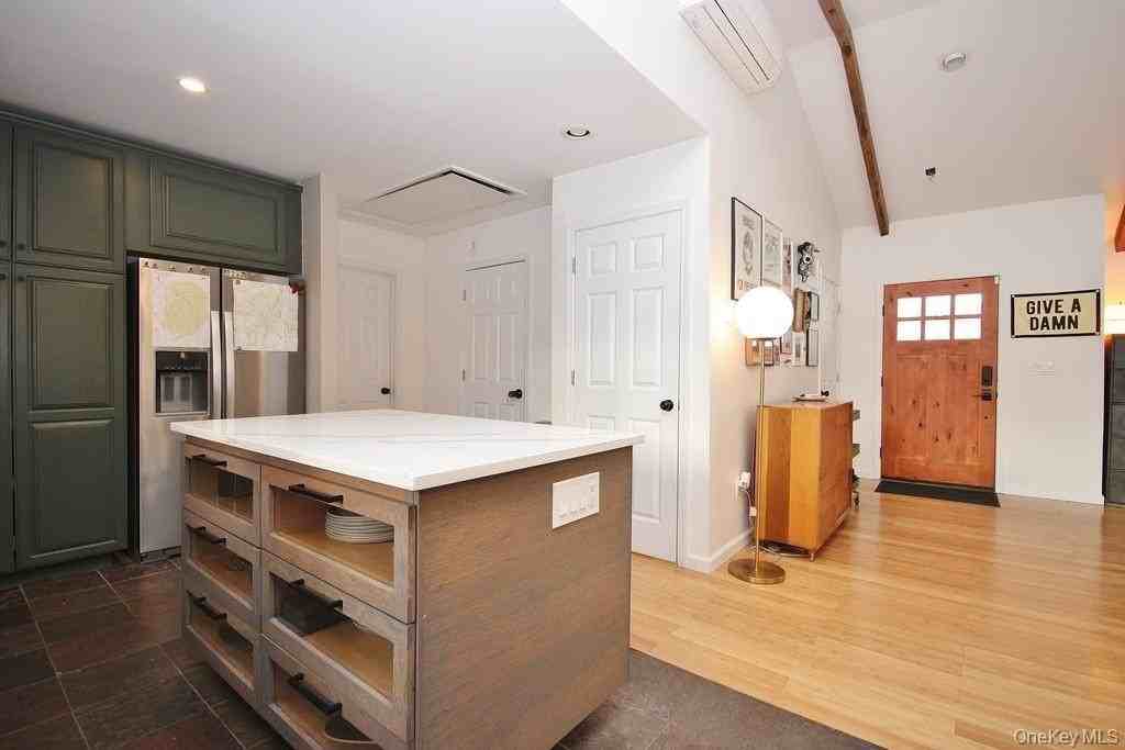 117 Seven Hills Lake Dr - Photo 5 of 44