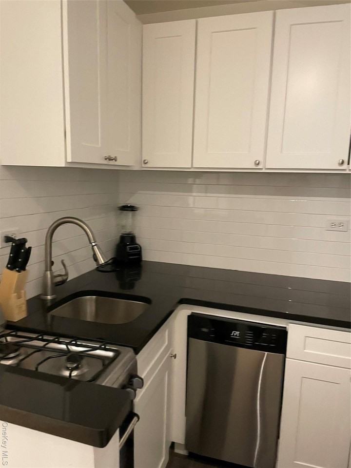 321 E 48th St Apt 2l #2L - Photo 3 of 5