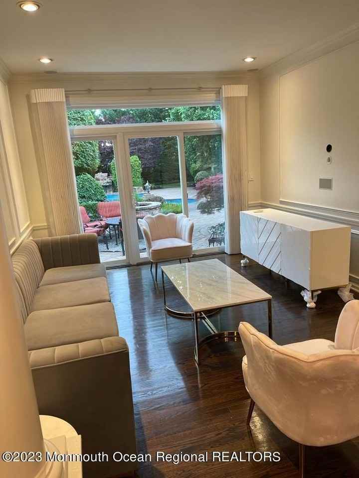 8 Judy Rd - Photo 6 of 24