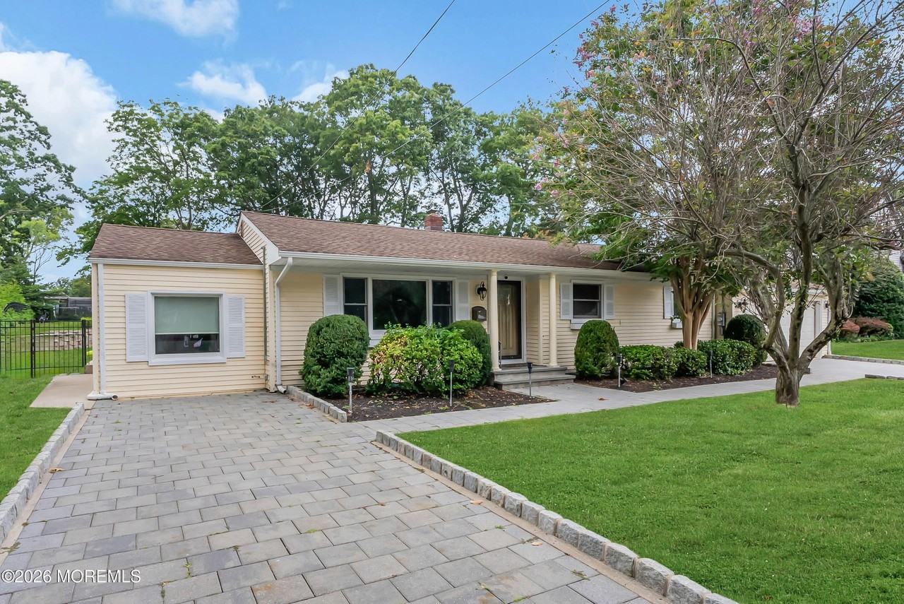 455 W Lincoln Ave - Photo 3 of 21