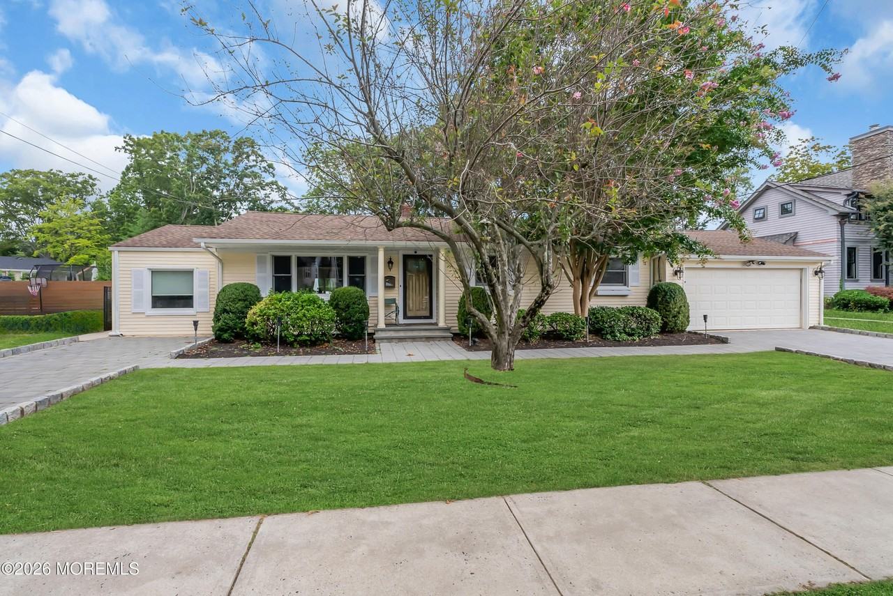 455 W Lincoln Ave - Photo 4 of 21