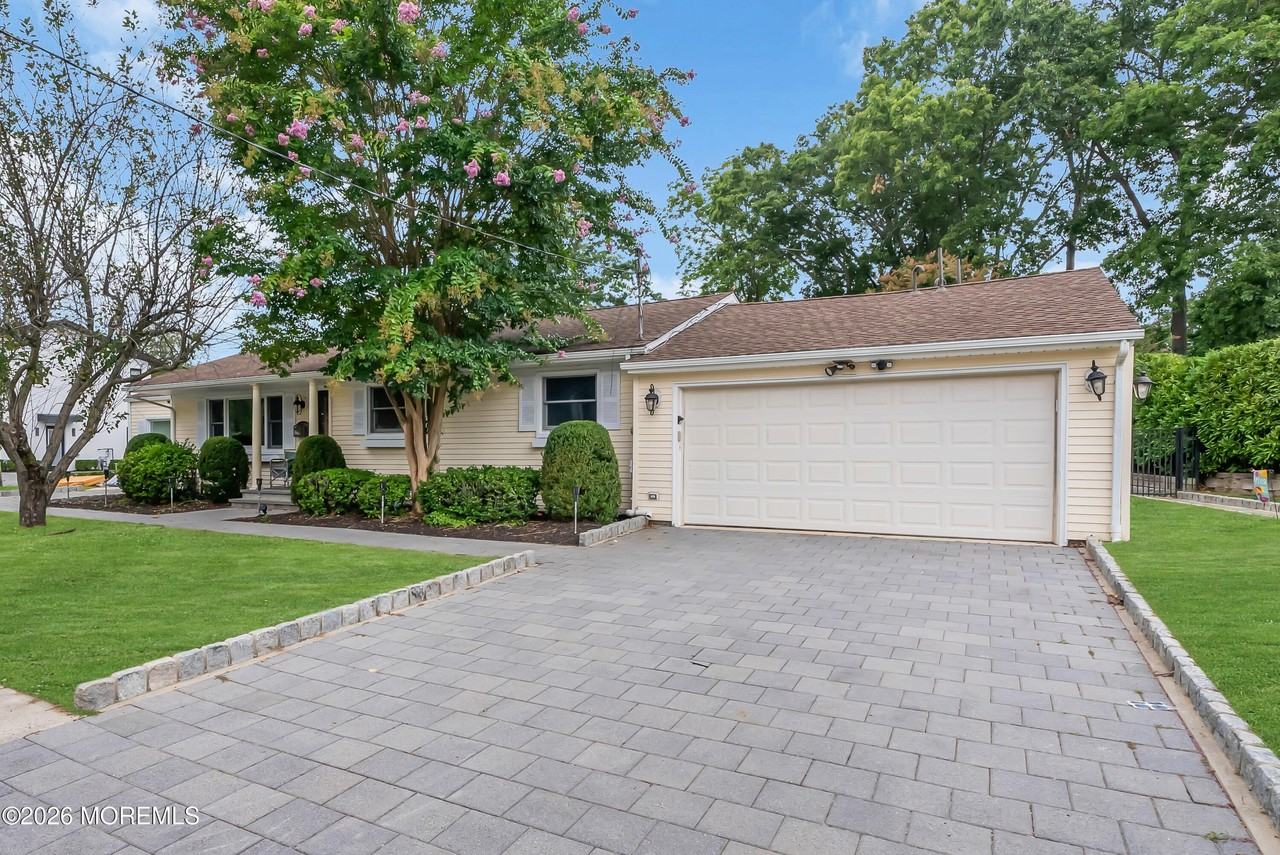 455 W Lincoln Ave - Photo 6 of 21