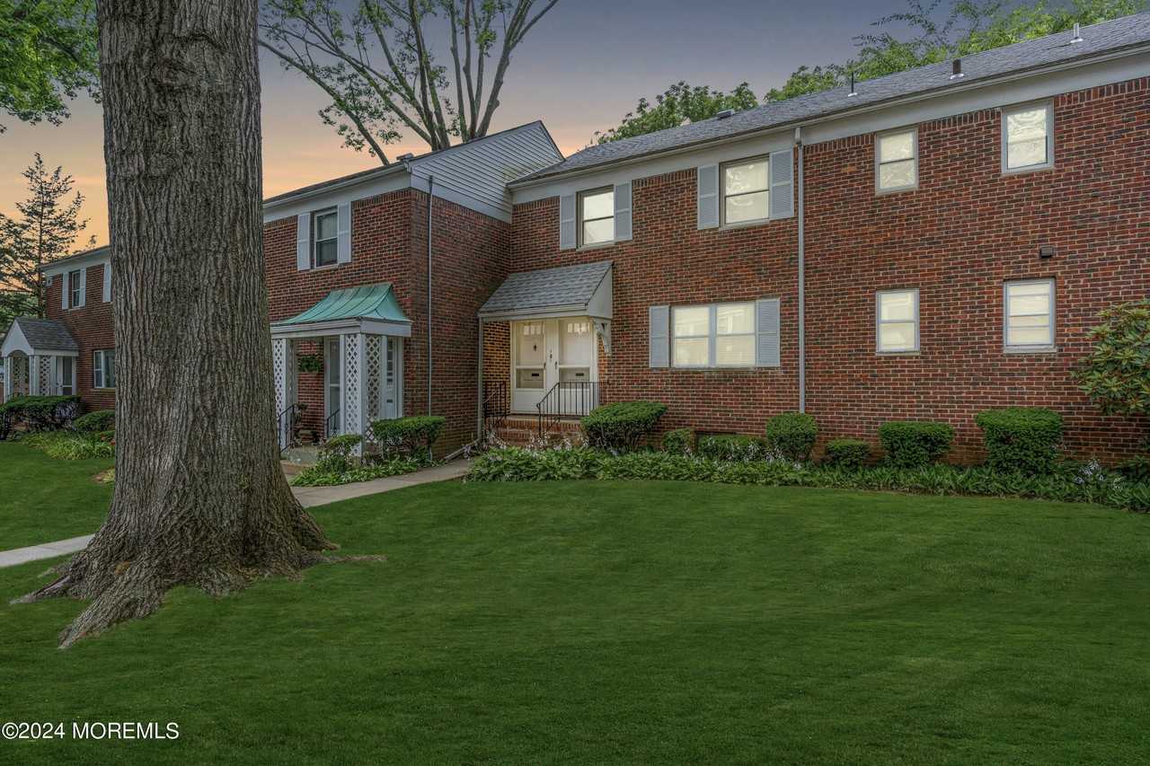 6 Manor Dr - Photo 2 of 12