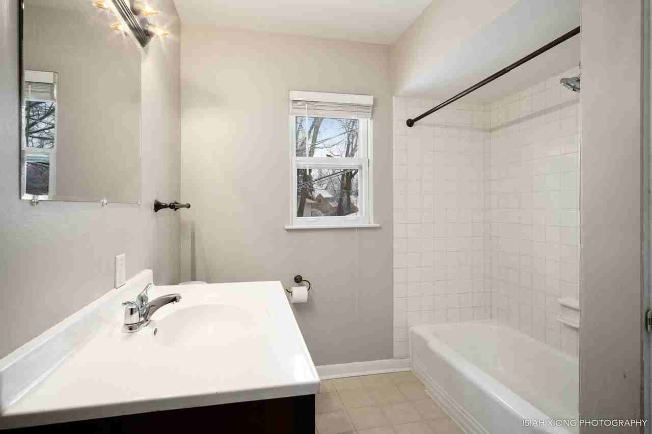 121 Elmwood Dr - Photo 6 of 13