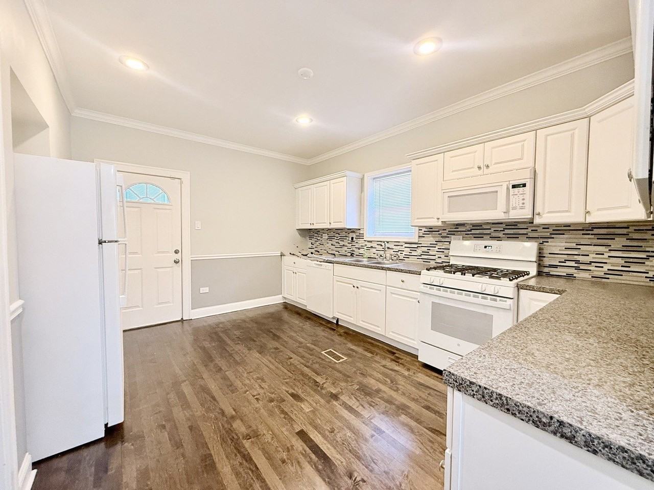 7239 S Campbell Ave Unit 1 #1 - Photo 5 of 16