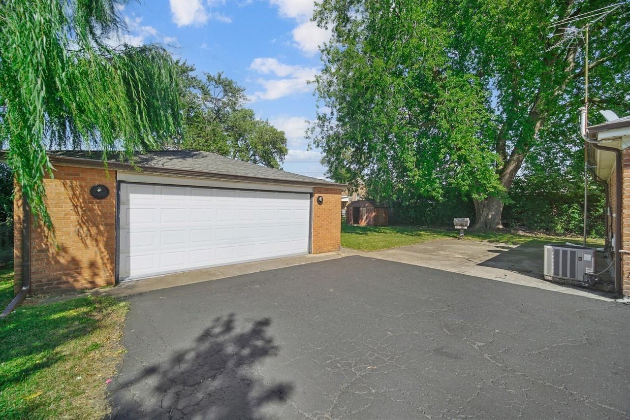 6404 W 85th Pl - Photo 3 of 19