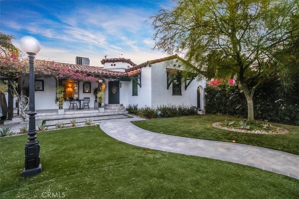 4245 Riverton Ave - Photo 3 of 41