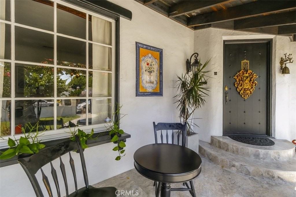 4245 Riverton Ave - Photo 4 of 41