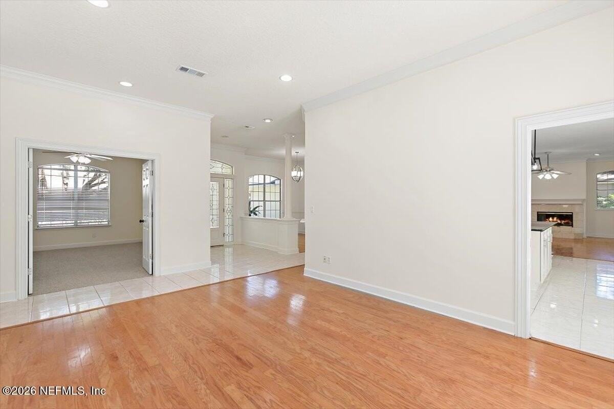 639 Queens Harbor Blvd - Photo 5 of 27