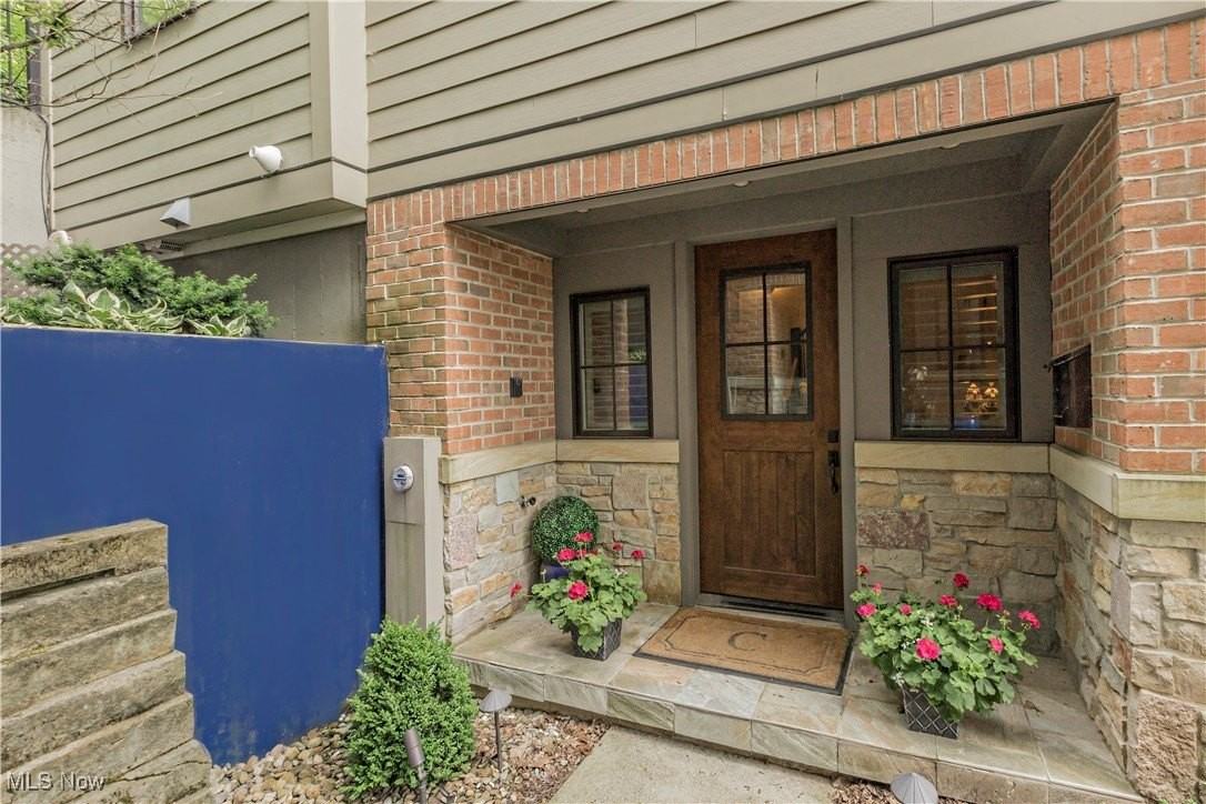 38 W Orange St - Photo 2 of 32