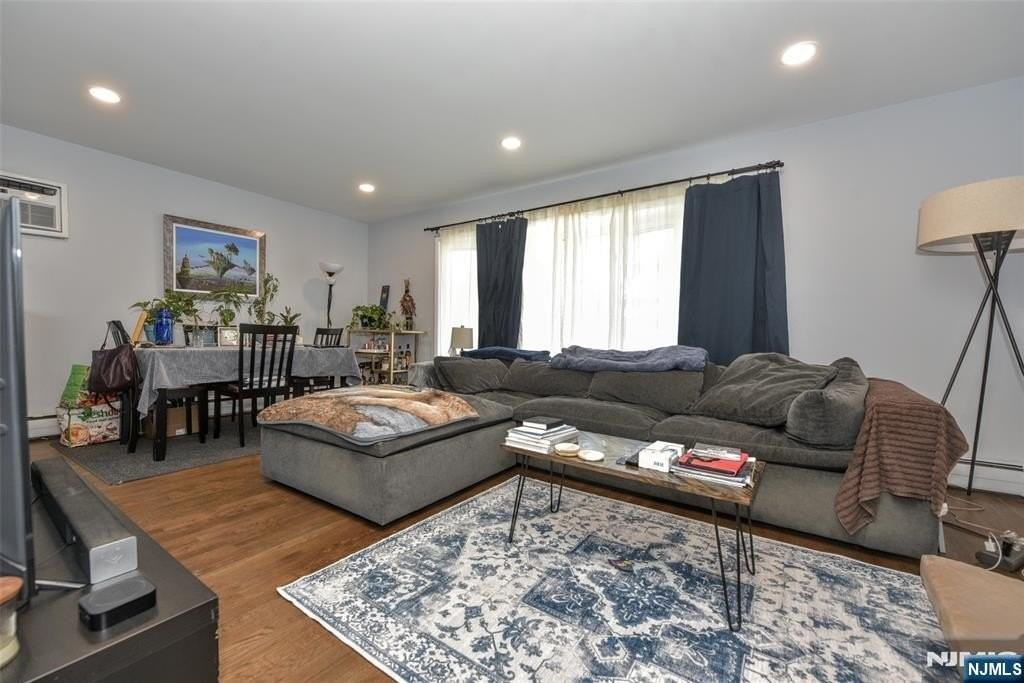 200 Prospect Ave - Photo 5 of 29