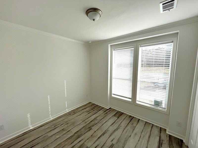 1057 Vervain Dr #1057E - Photo 5 of 20