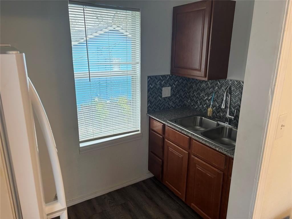 1840 Nw 12th St - Photo 3 of 8