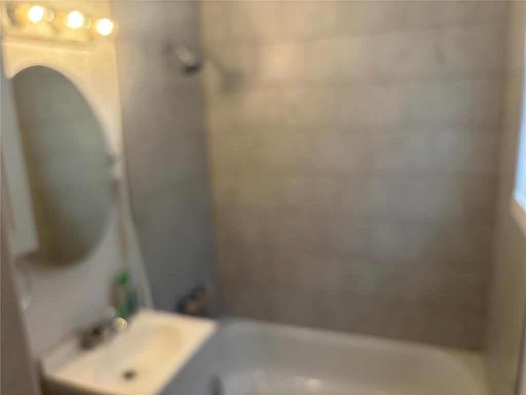 1840 Nw 12th St - Photo 7 of 8