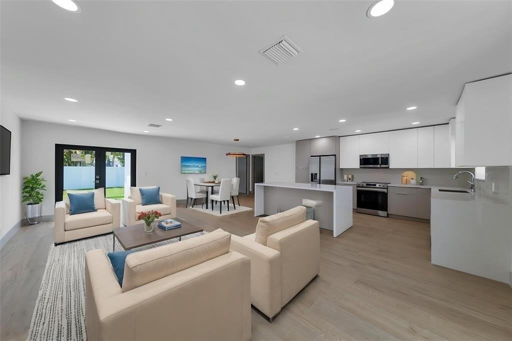 3231 Ne 27th Ter - Photo 6 of 41