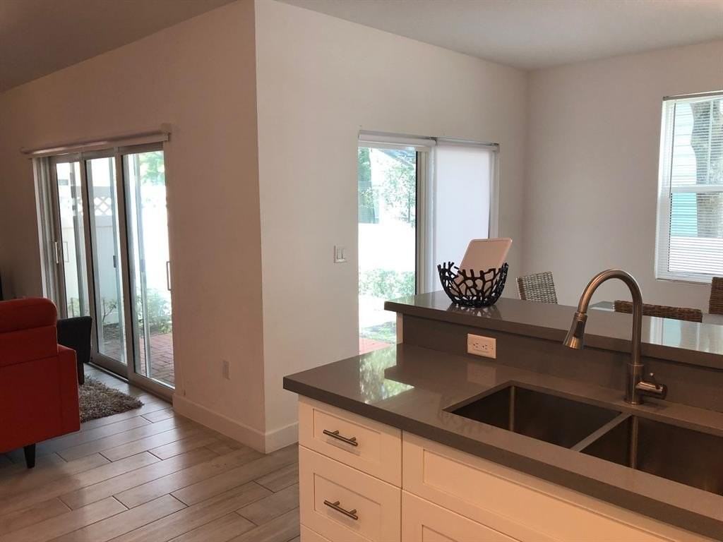 2362 Sw 18th Ave #0 - Photo 7 of 32