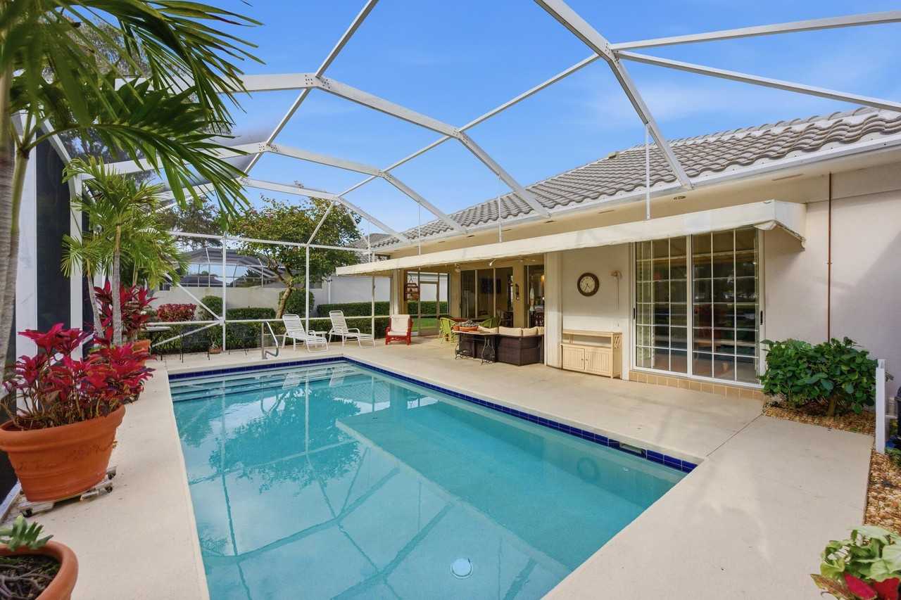 8017 Se Double Tree Dr - Photo 2 of 47