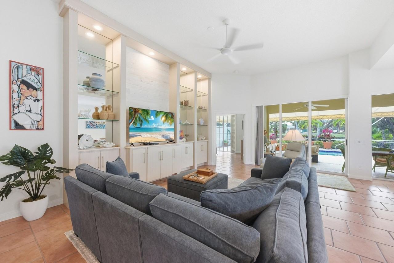 8017 Se Double Tree Dr - Photo 3 of 47