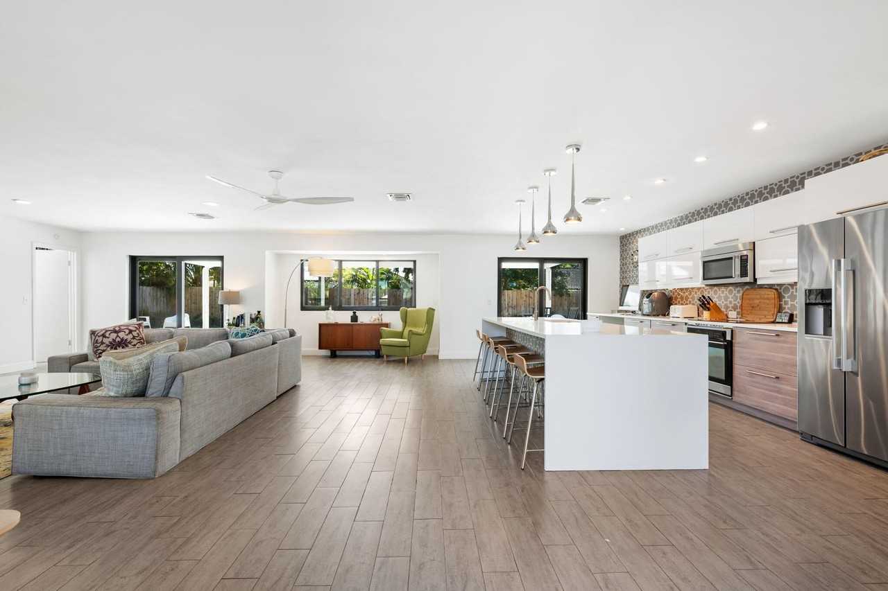 1812 Juno Isles Blvd - Photo 3 of 20