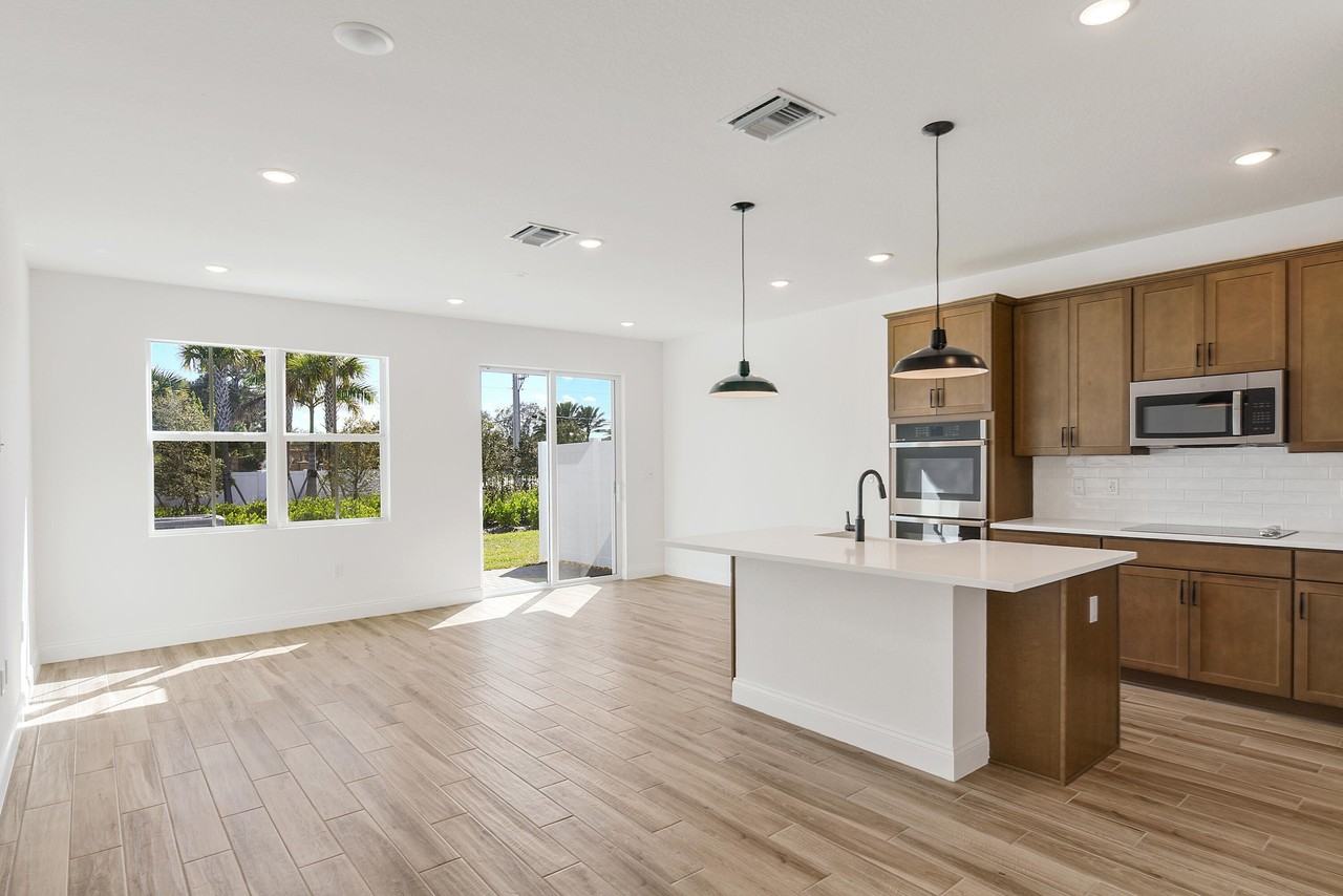 164 Se Birch Ter - Photo 2 of 42