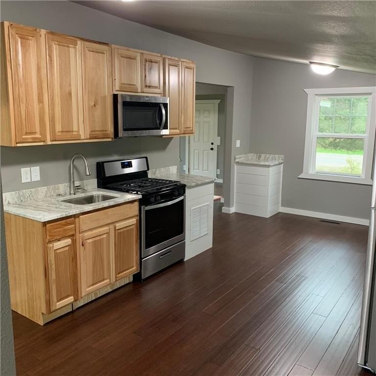 4362 Green Gables Rd - Photo 3 of 8