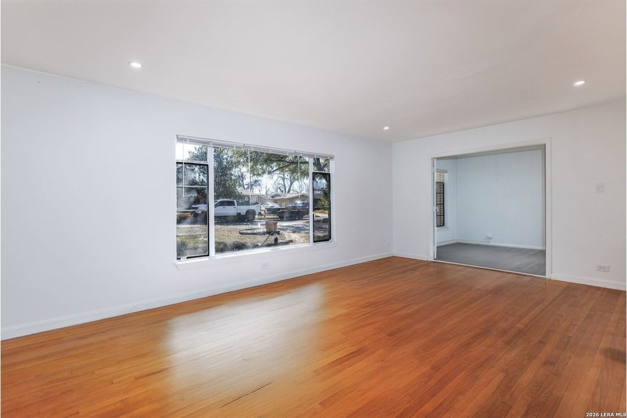 119 Beverly Dr - Photo 5 of 23