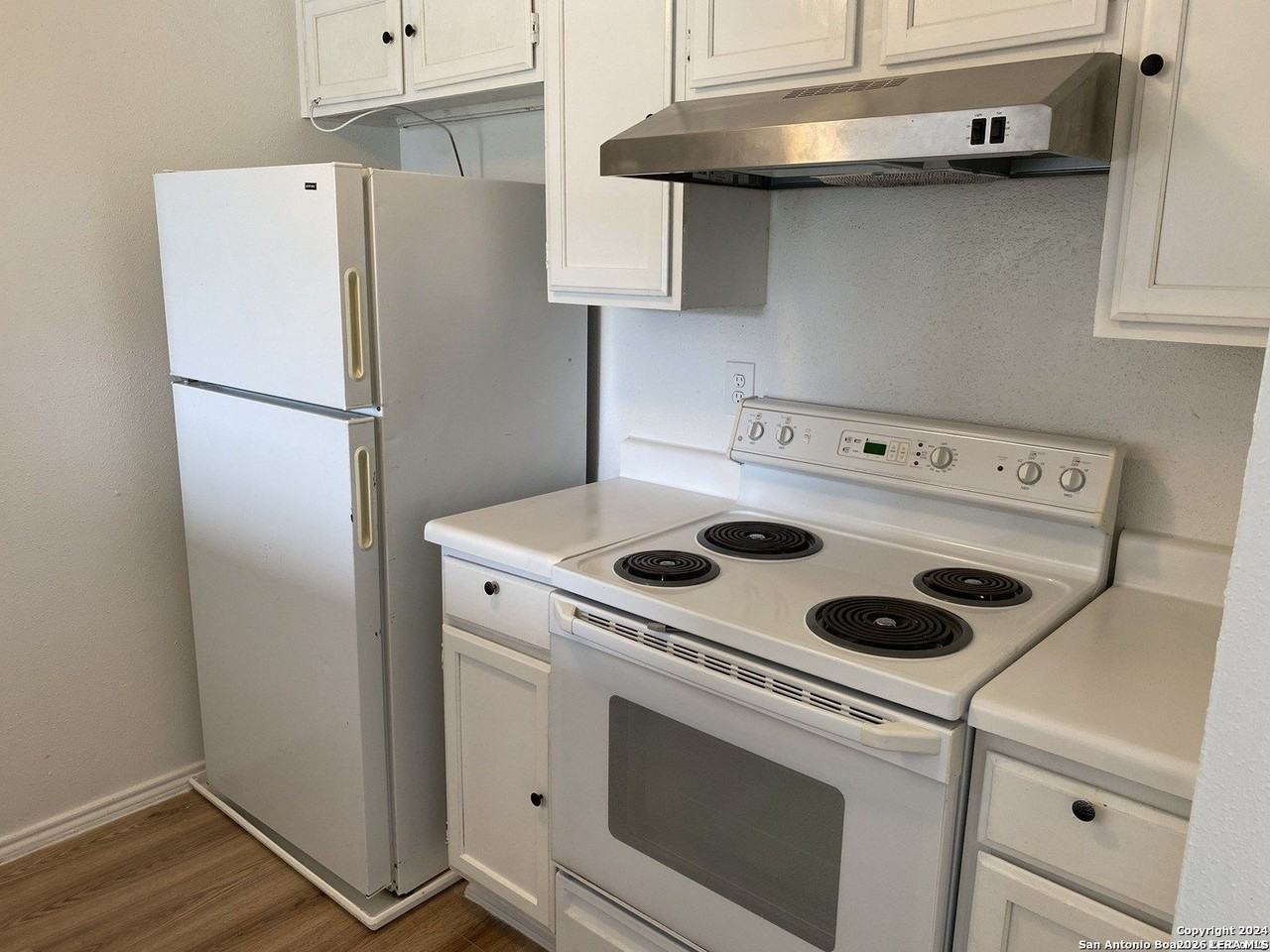 4949 Hamilton Wolfe - Photo 5 of 18