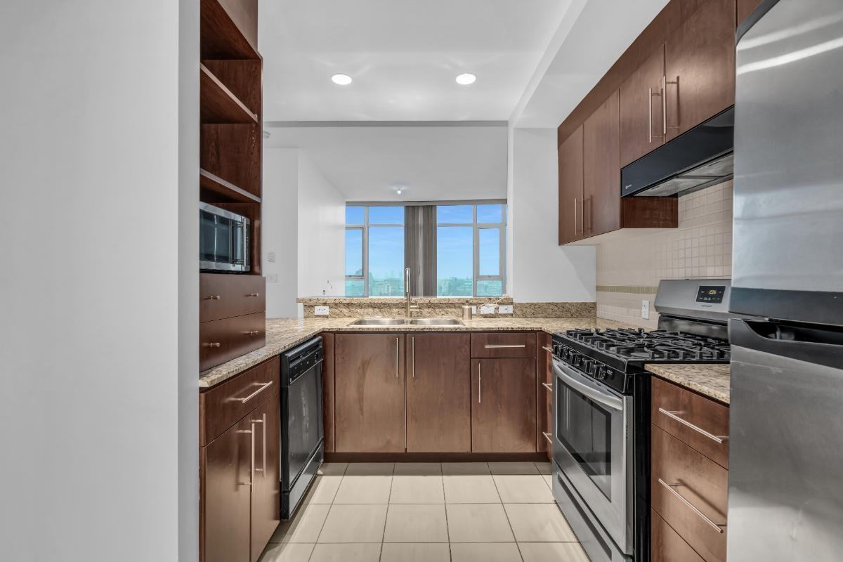 583 Beach Crescent #3203 - Photo 5 of 9