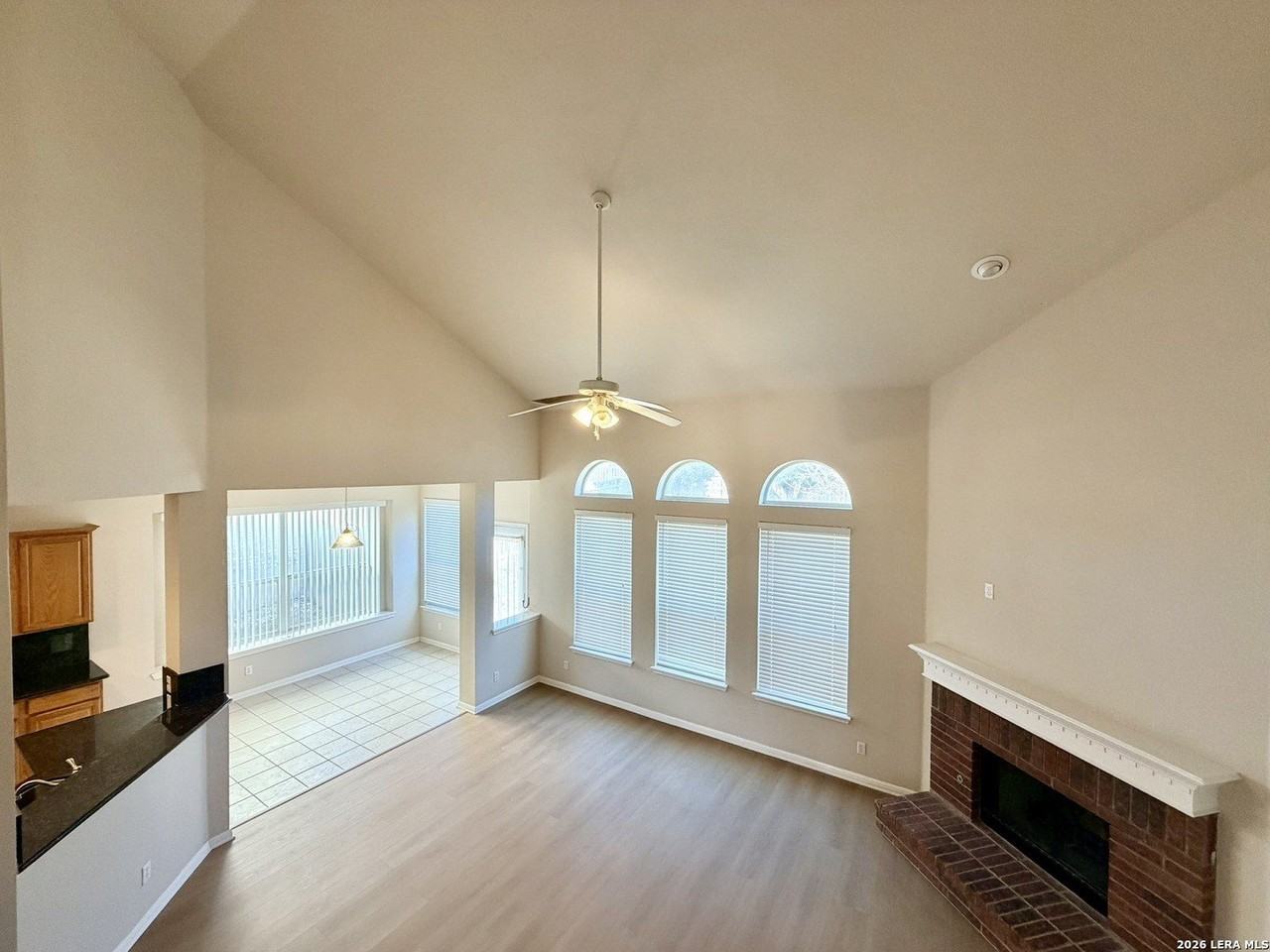 1218 Knights Cross Dr - Photo 5 of 33