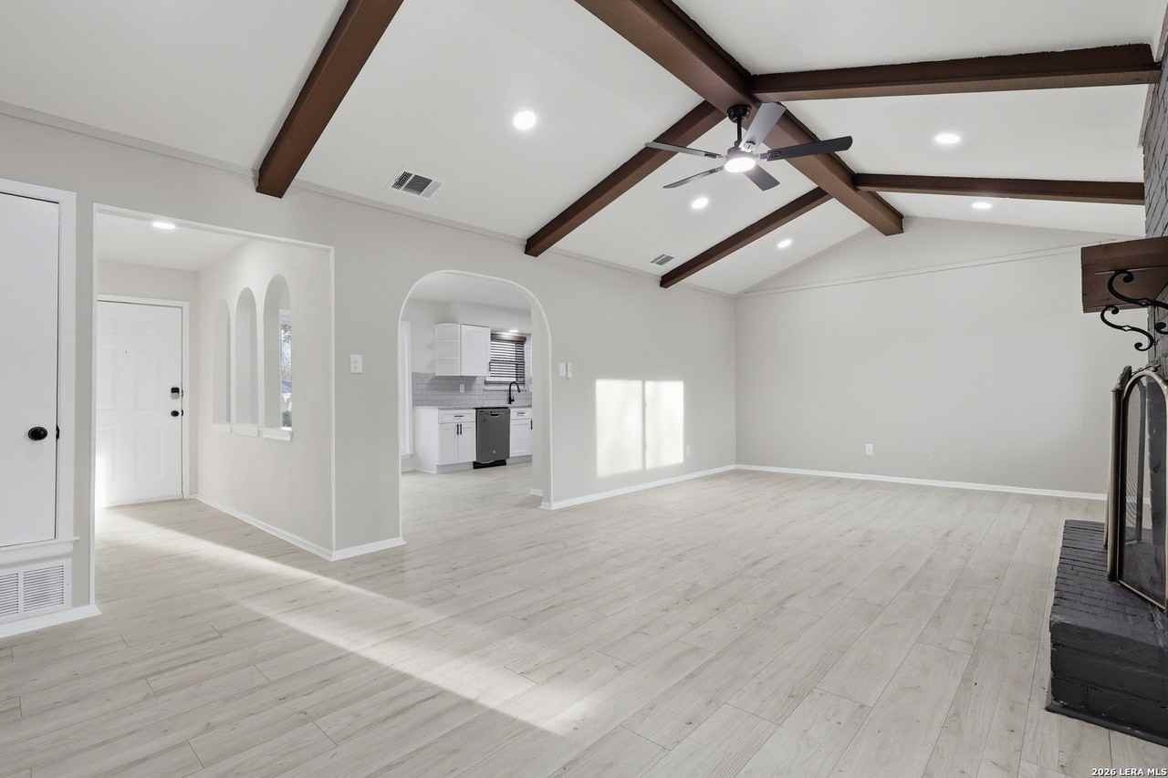 6026 Patrick Henry St - Photo 3 of 20