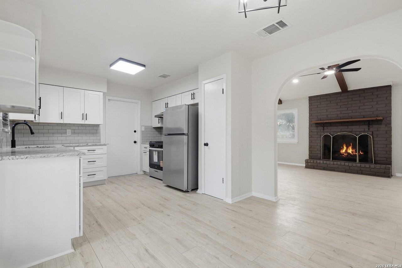 6026 Patrick Henry St - Photo 4 of 20