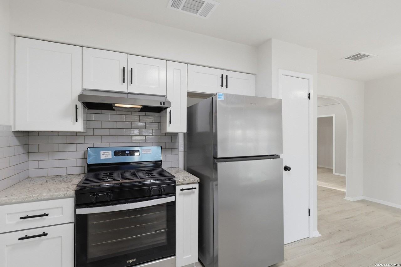 6026 Patrick Henry St - Photo 7 of 20