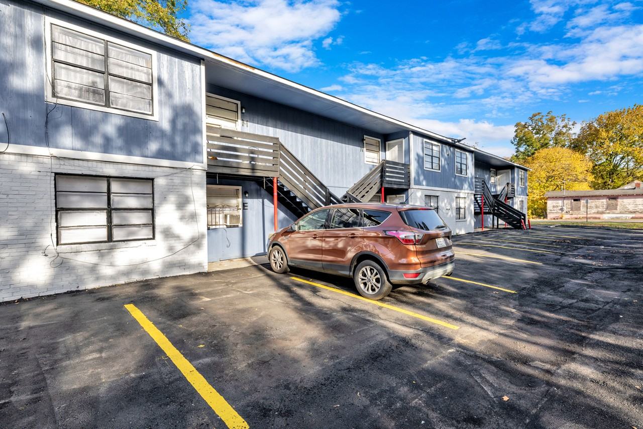2020 22nd Ave N #B - Photo 3 of 17