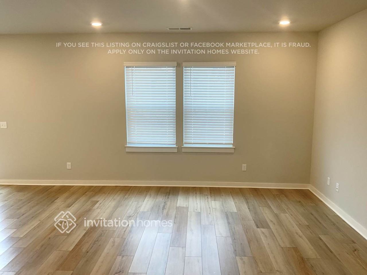 1029 Baltusrol Ln - Photo 2 of 14