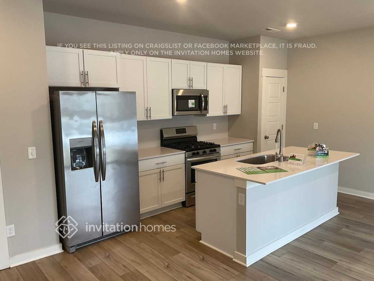 1029 Baltusrol Ln - Photo 6 of 14