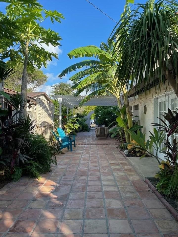 117 W Davis St - Photo 4 of 16