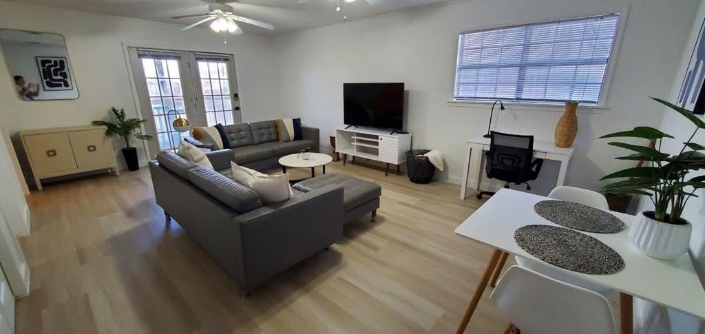 117 W Davis St - Photo 7 of 16